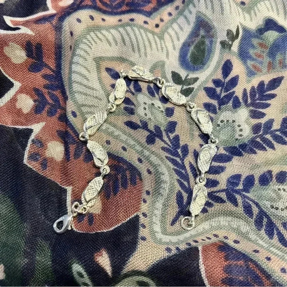 NEW flip flop bracelet - Picture 3 of 5